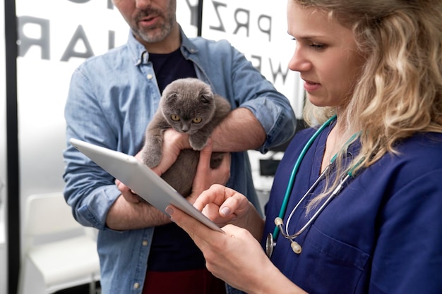Jakie organizacje zajmują się obroną praw zwierząt i czym się wyróżniają?